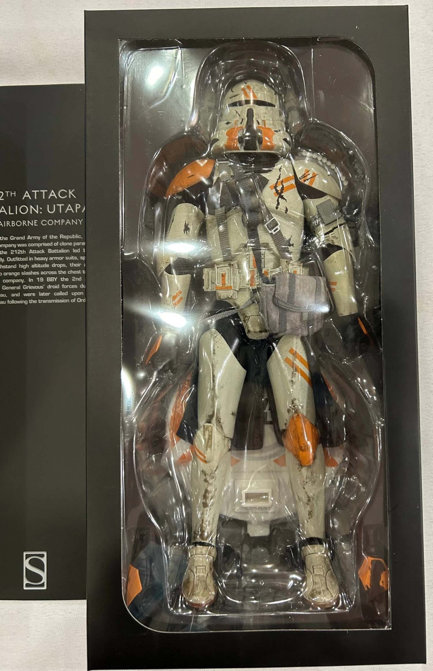 Sideshow Collectible 1/6 Star Wars Militaries Of Star Wars 212th Attack Battalion: Utapau (2nd Airborne Company) Sixth Scale Figure *Open Box* 3 Sideshow Collectible 1/6 Star Wars Militaries Of Star Wars 212th Attack Battalion: Utapau (2nd Airborne Company) Sixth Scale Figure *Open Box* - Image 3