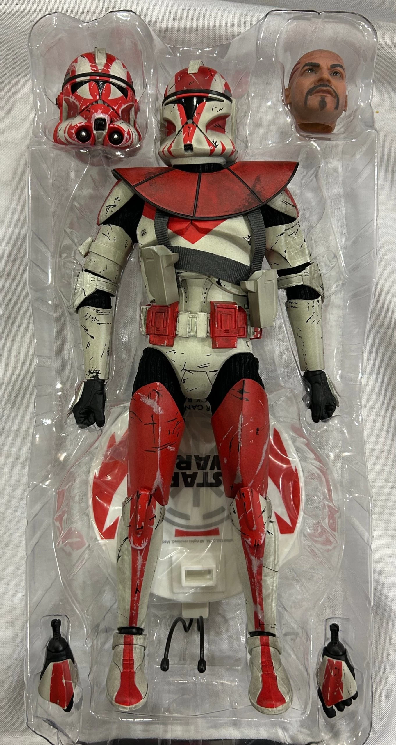 Sideshow Collectible 1/6 Star Wars Militaries Of Star Wars 612th Attack Battalion Commander Ganch Sixth Scale Figure *Open Box* 6 Sideshow Collectible 1/6 Star Wars Militaries Of Star Wars 612th Attack Battalion Commander Ganch Sixth Scale Figure *Open Box* - Image 6